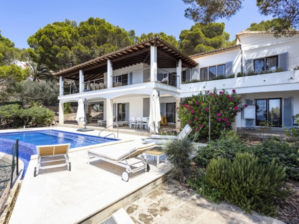 4 Bedroom Villa/House in Es Camp De Mar 36