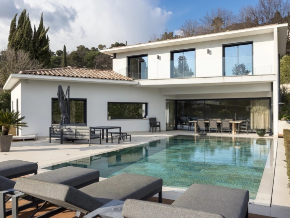 4 Bedroom Villa/House in St Paul 34
