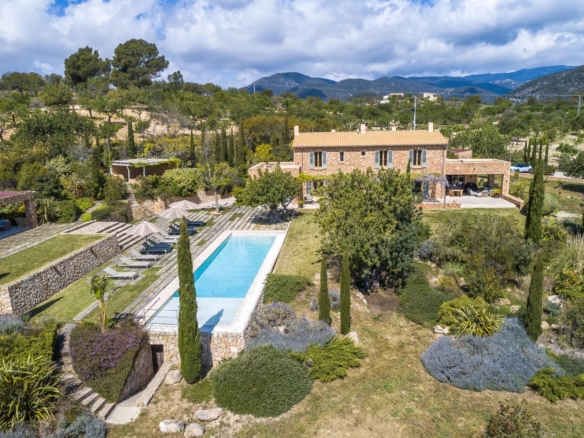 5 Bedroom Villa/House in Santa Maria 10