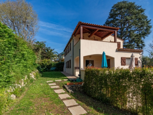 6 Bedroom Villa/House in Antibes 28