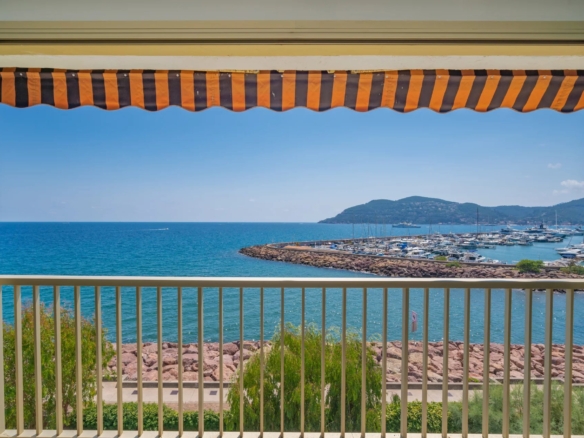 2 Bedroom Apartment in Mandelieu La Napoule 22