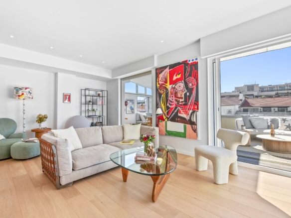2 Bedroom Apartment in Cannes 20