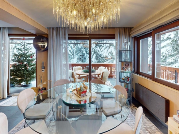 3 Bedroom Apartment in Courchevel 36