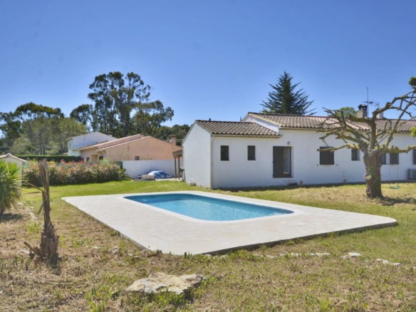 4 Bedroom Villa/House in Mougins 32
