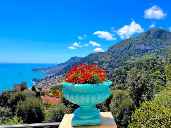 5 Bedroom Villa/House in Roquebrune Cap Martin 24