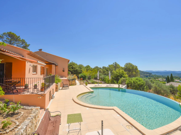 5 Bedroom Villa/House in Lorgues 24