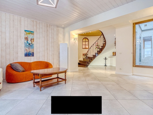 3 Bedroom Apartment in Annecy 14