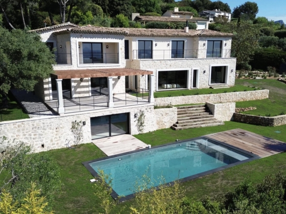 5 Bedroom Villa/House in St Paul 14