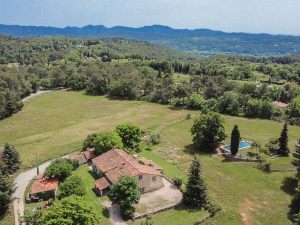6 Bedroom Villa/House in Tourrettes 6
