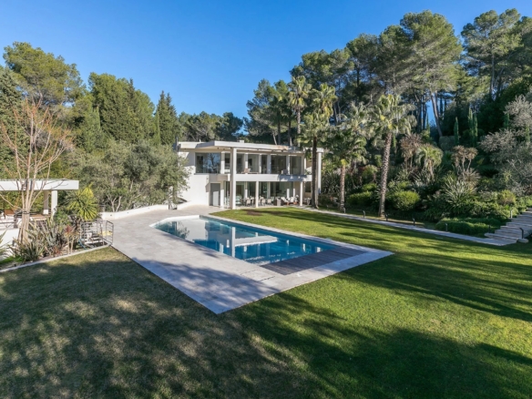 10 Bedroom Villa/House in Mougins 24
