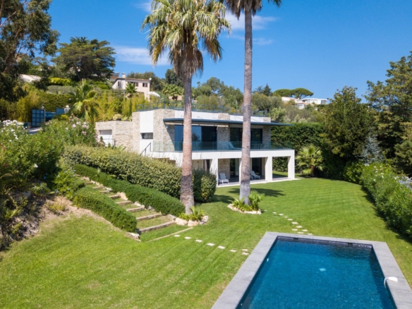 4 Bedroom Villa/House in Cannes 4