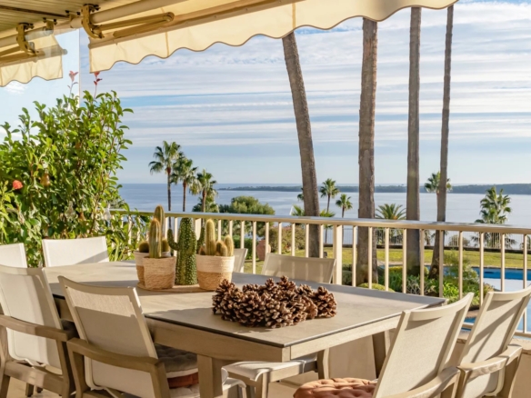 3 Bedroom Apartment in Cannes 14