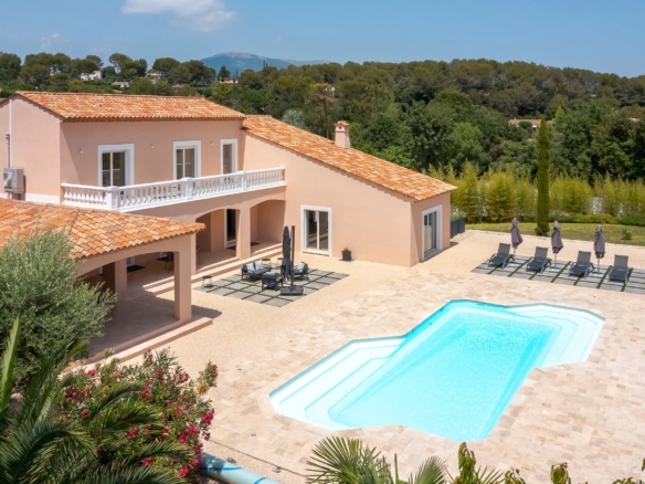 5 Bedroom Villa/House in Valbonne 12