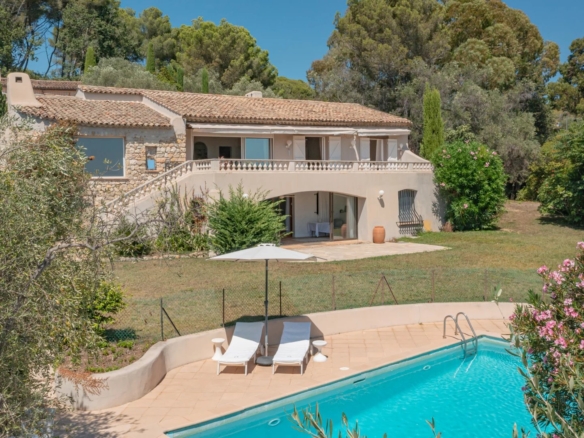 6 Bedroom Villa/House in Mougins 10