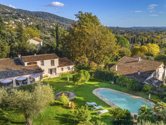 4 Bedroom Villa/House in Speracedes 4
