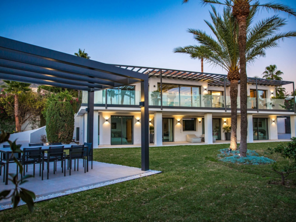 5 Bedroom Villa/House in The Golden Mile 16