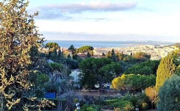 2 Bedroom Apartment in Nice 6