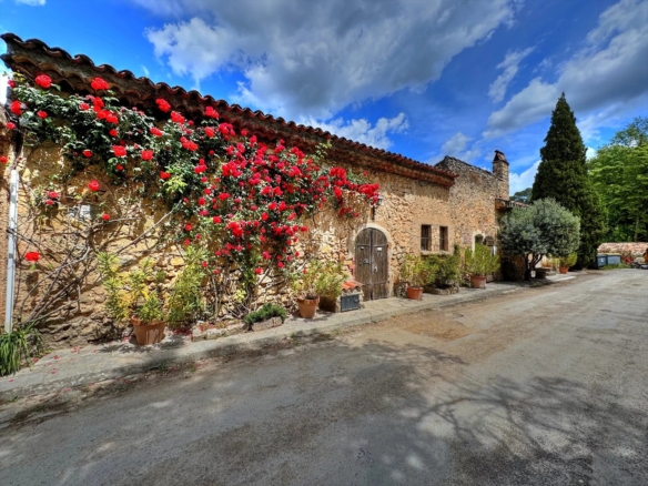 2 Bedroom Villa/House in Entrecasteaux 18