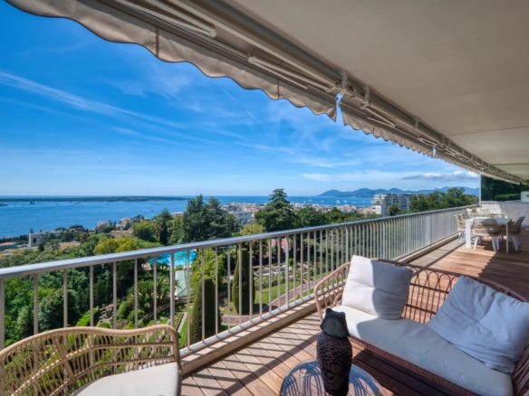 4 Bedroom Apartment in Cannes 12
