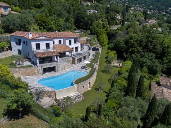 6 Bedroom Villa/House in Grasse 26