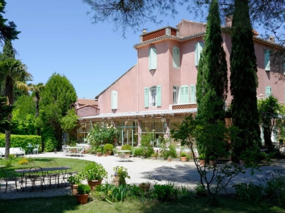 7 Bedroom Villa/House in Plan D Orgon 26