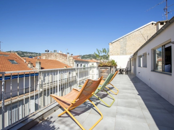 3 Bedroom Apartment in Cannes 34