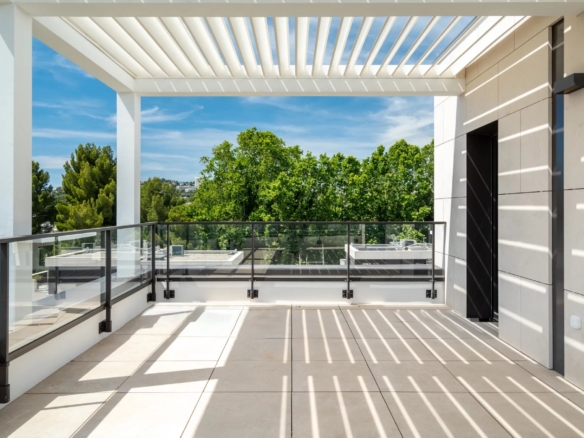 3 Bedroom Apartment in Marseille 28