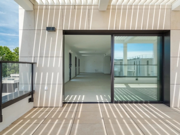 4 Bedroom Apartment in Marseille 30
