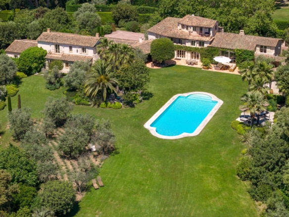 8 Bedroom Villa/House in St Paul 36