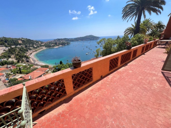 2 Bedroom Apartment in Villefranche Sur Mer 12