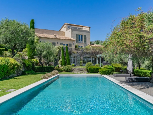 5 Bedroom Villa/House in Valbonne 34
