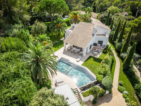 6 Bedroom Villa/House in Mougins 10