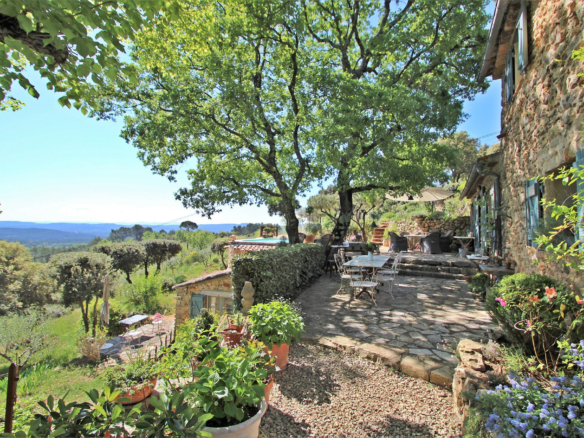 5 Bedroom Castle/Estates in Cotignac 26