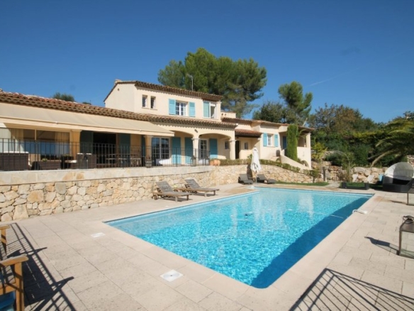 3 Bedroom Villa/House in Le Rouret 8