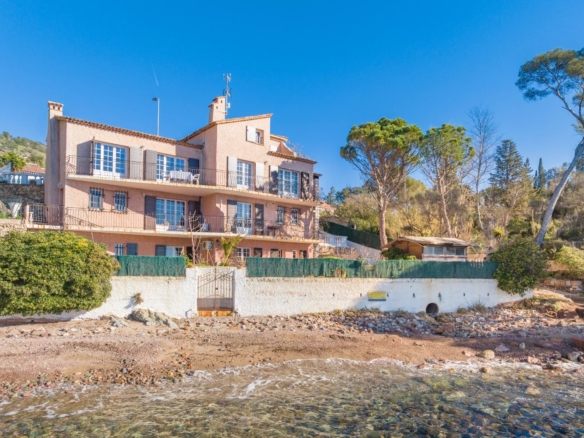 8 Bedroom Villa/House in St Raphael 26