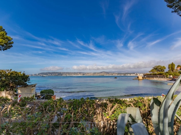 3 Bedroom Villa/House in Cap D Antibes 8