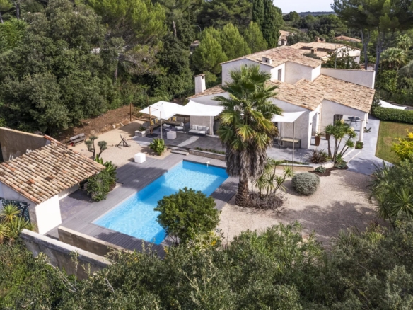5 Bedroom Villa/House in Biot 22