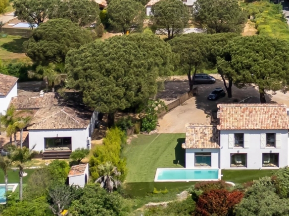 10 Bedroom Villa/House in Grimaud 8