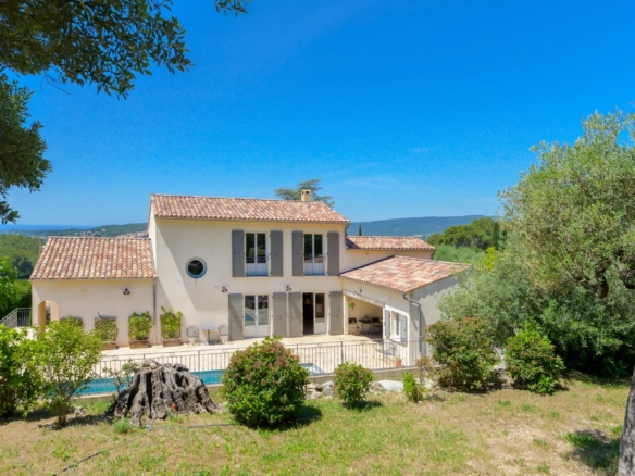 6 Bedroom Villa/House in Le Castellet 28