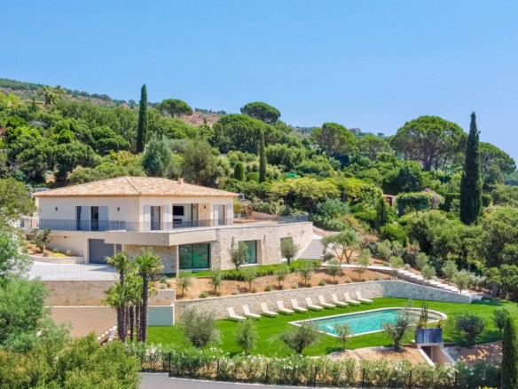 5 Bedroom Villa/House in Grimaud 12