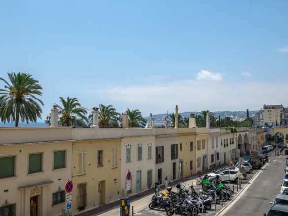 3 Bedroom Apartment in Nice 26