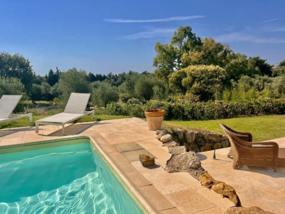 4 Bedroom Villa/House in Opio 36