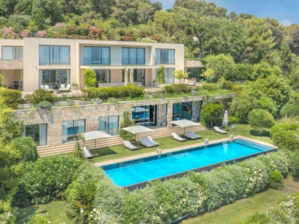 8 Bedroom Villa/House in Mougins 30