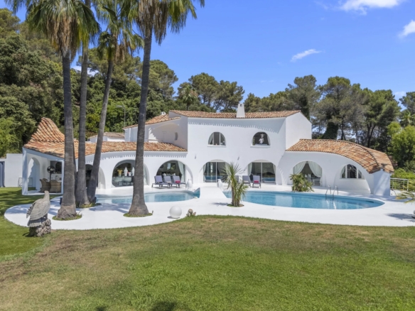 6 Bedroom Villa/House in Mougins 24