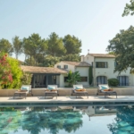 8 Bedroom Villa/House in Pernes Les Fontaines 2