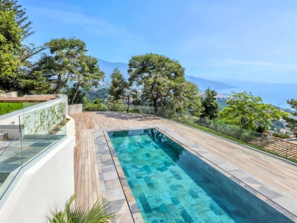 4 Bedroom Villa/House in Roquebrune Cap Martin 2