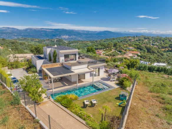 4 Bedroom Villa/House in Mandelieu La Napoule 36