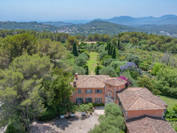 8 Bedroom Villa/House in Mouans Sartoux 8