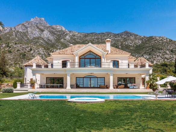 5 Bedroom Villa/House in The Golden Mile 4