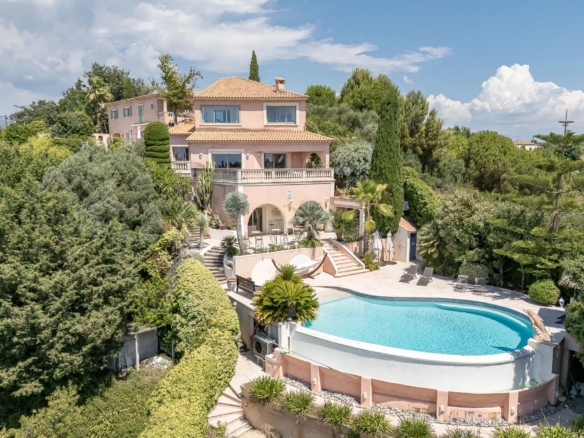 6 Bedroom Villa/House in Cagnes Sur Mer 28